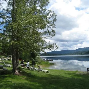 green-acres-lakeside-resort-salt-spring-island.vancouver-hotels-bc.net/