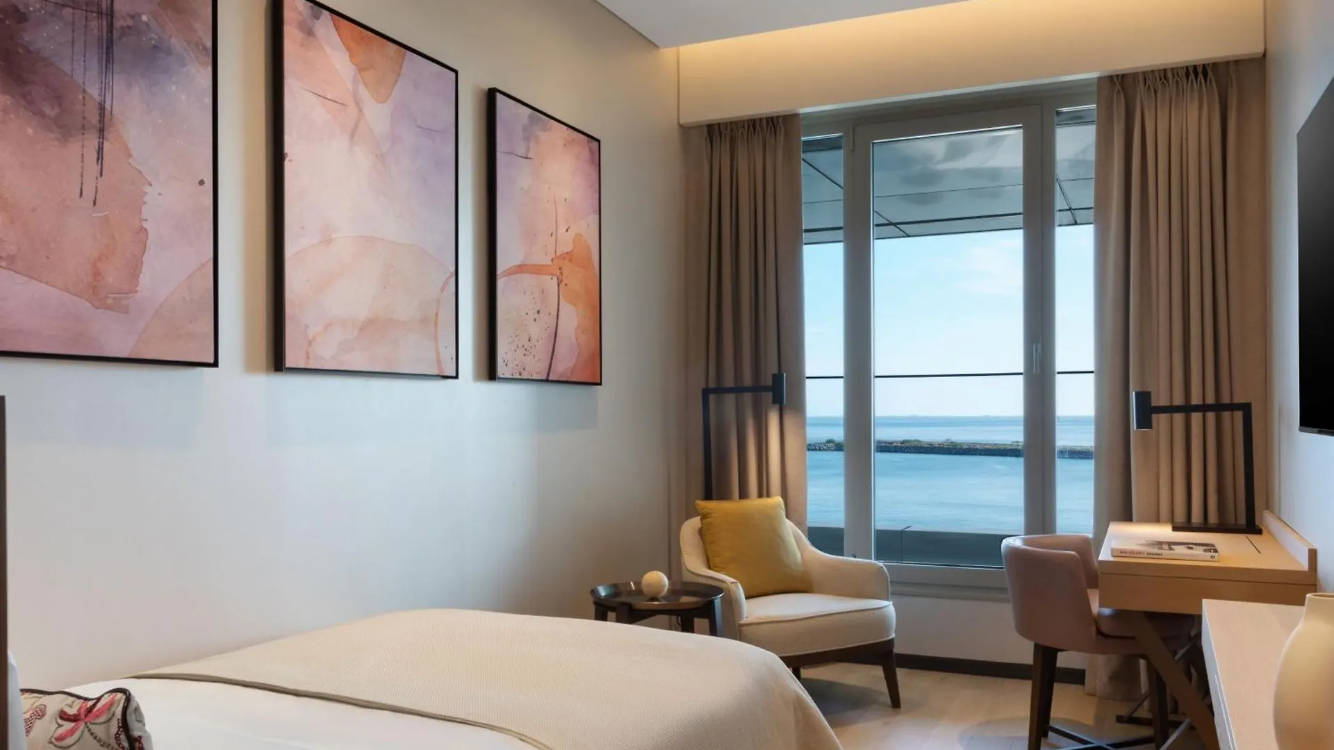 Jw Marriott Hotel Istanbul Marmara Sea 5*,